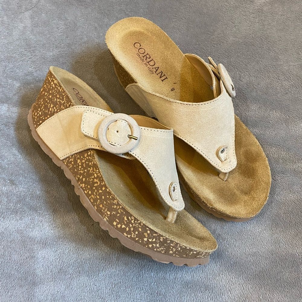 Cordani Ashley Thong Wedge Sandals Women Size 10
